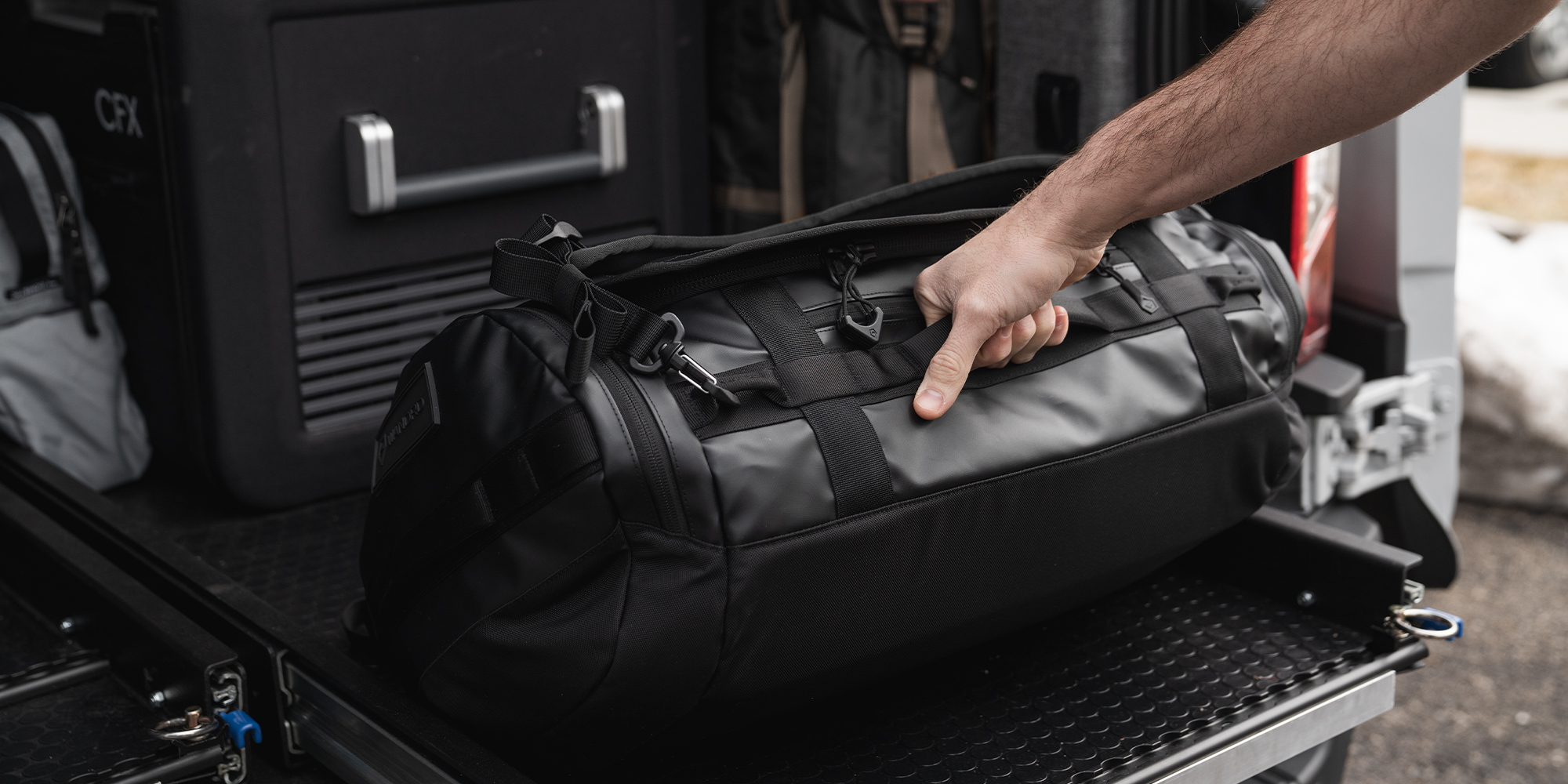 width=100% Torba Wandrd Carryall Duffel 40 l - czarna